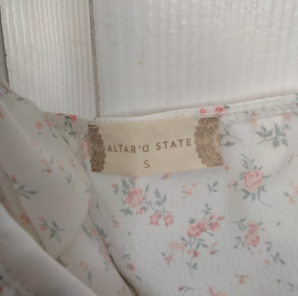 Altar'd State crop top - Picture 3 of 3